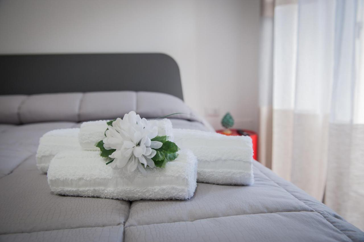 Al Centro Storico Bed & Breakfast กัลตาจีโรเน ภายนอก รูปภาพ